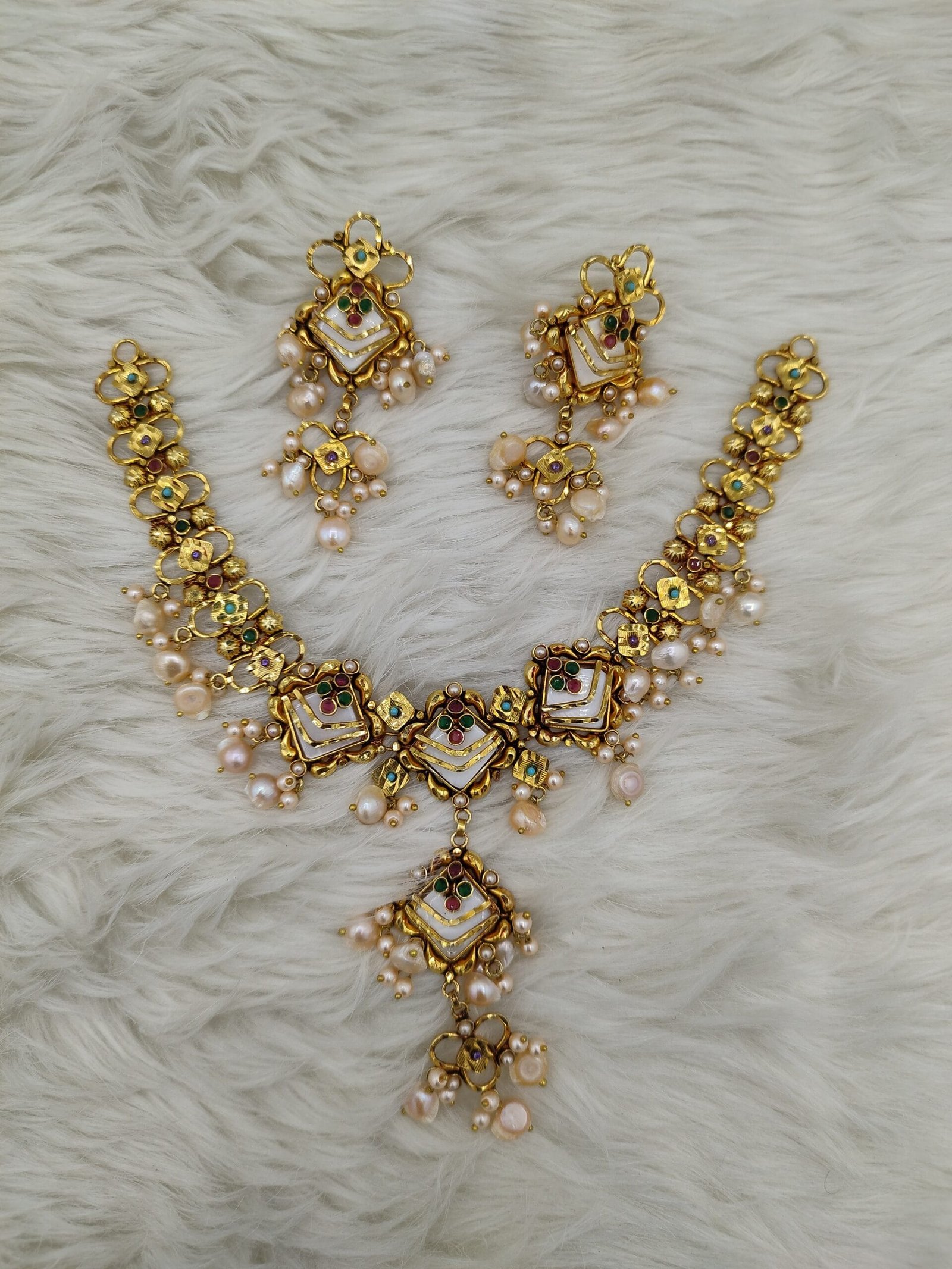 The Aurelian Heritage: Handcrafted Kundan & Pearl Ensemble