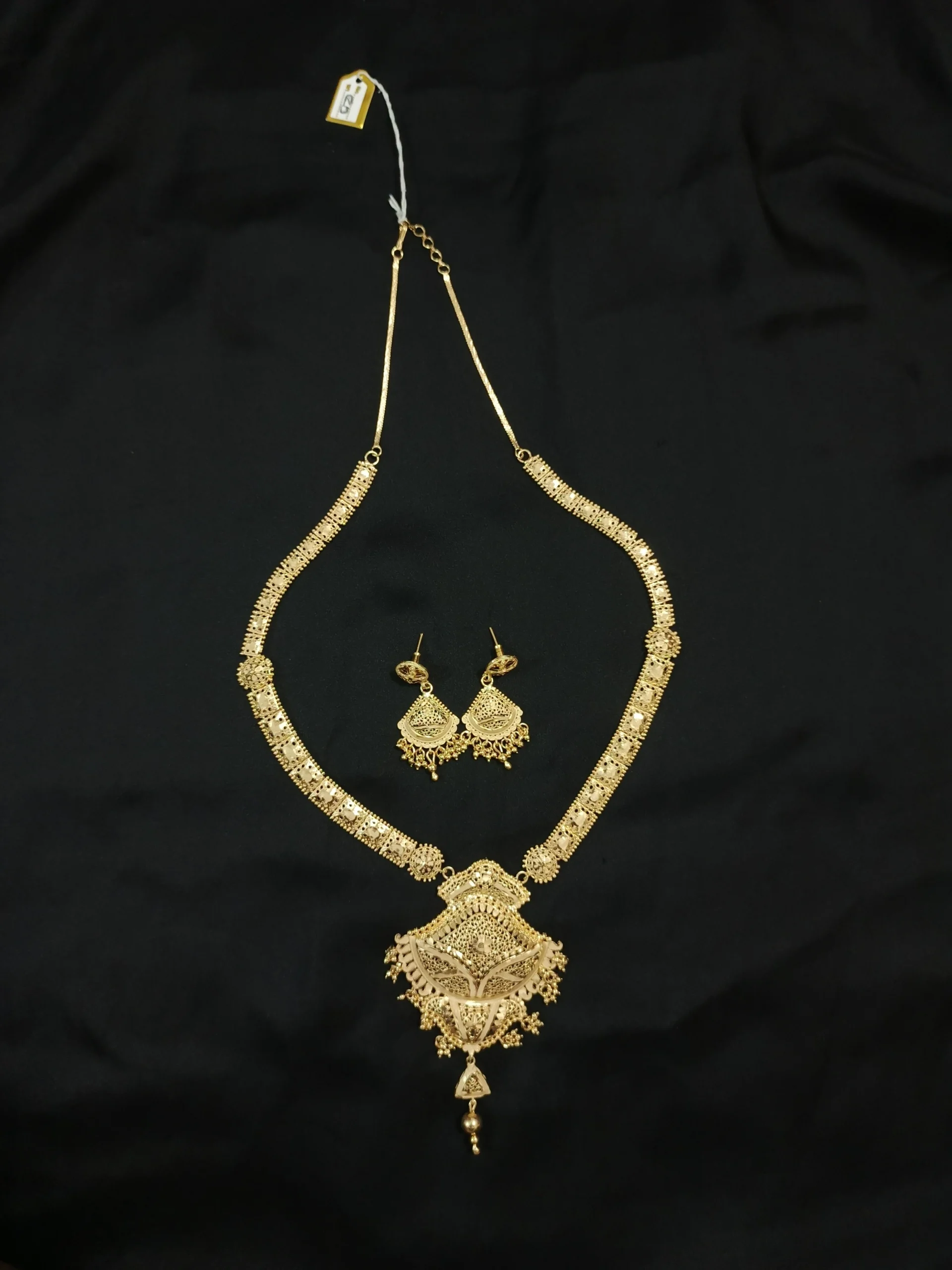 Royal Craftsmanship Gold-Polished Shita Har Set