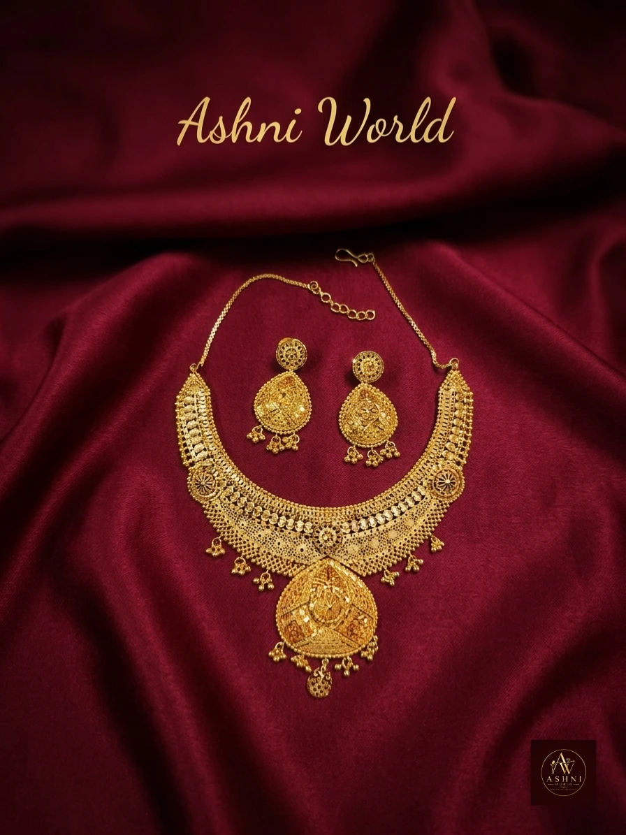 Royal Gold Filigree Necklace & Earring Set