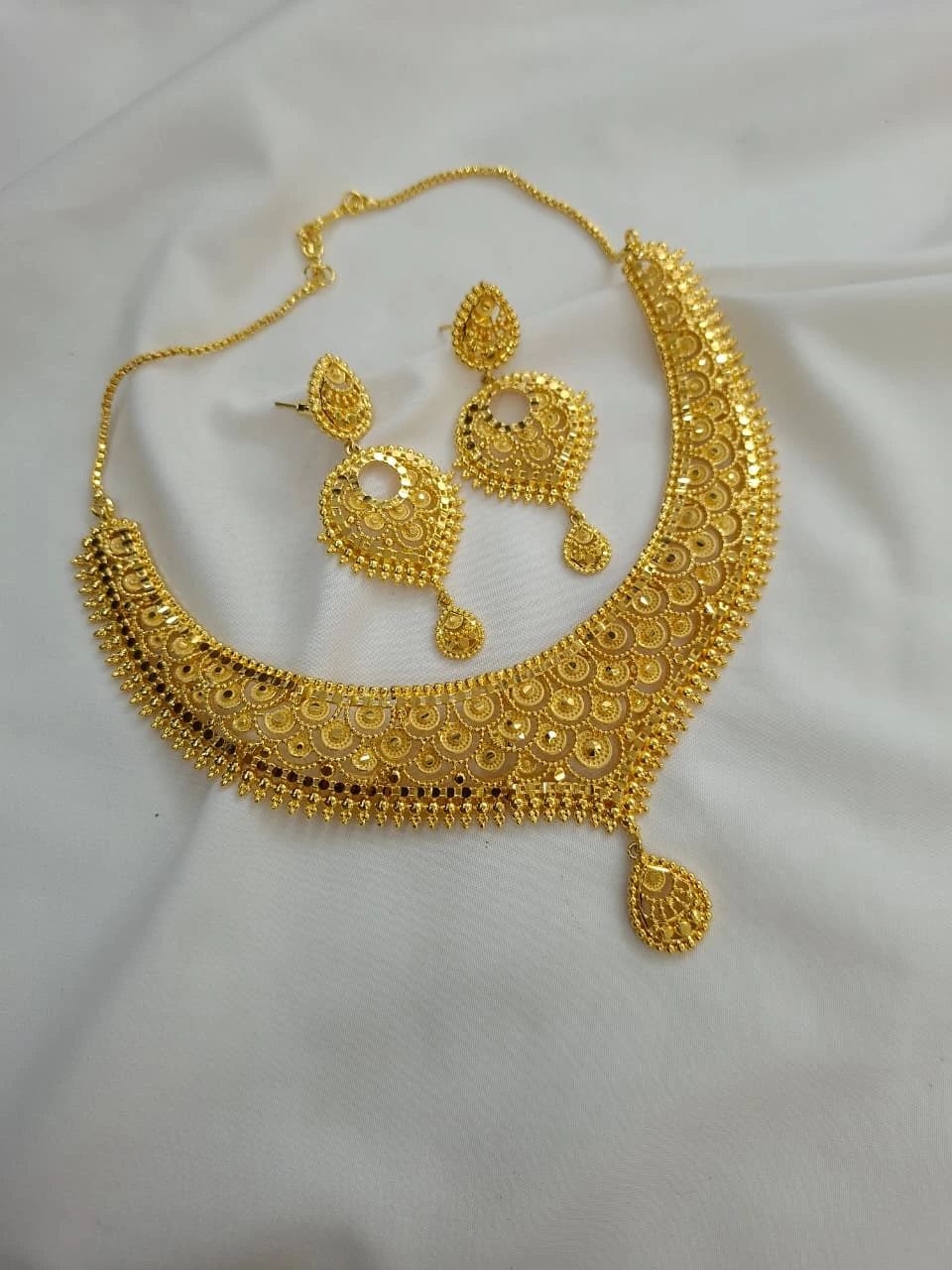 The Royal Swarupa Filigree Gold Necklace & Earring Set